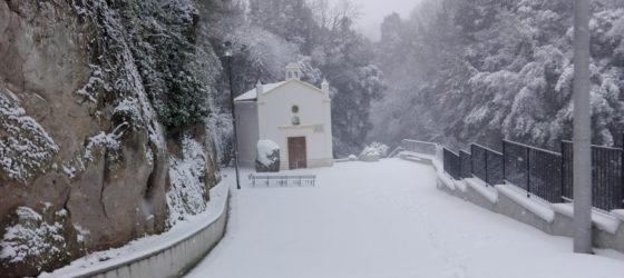 Santuario innevato